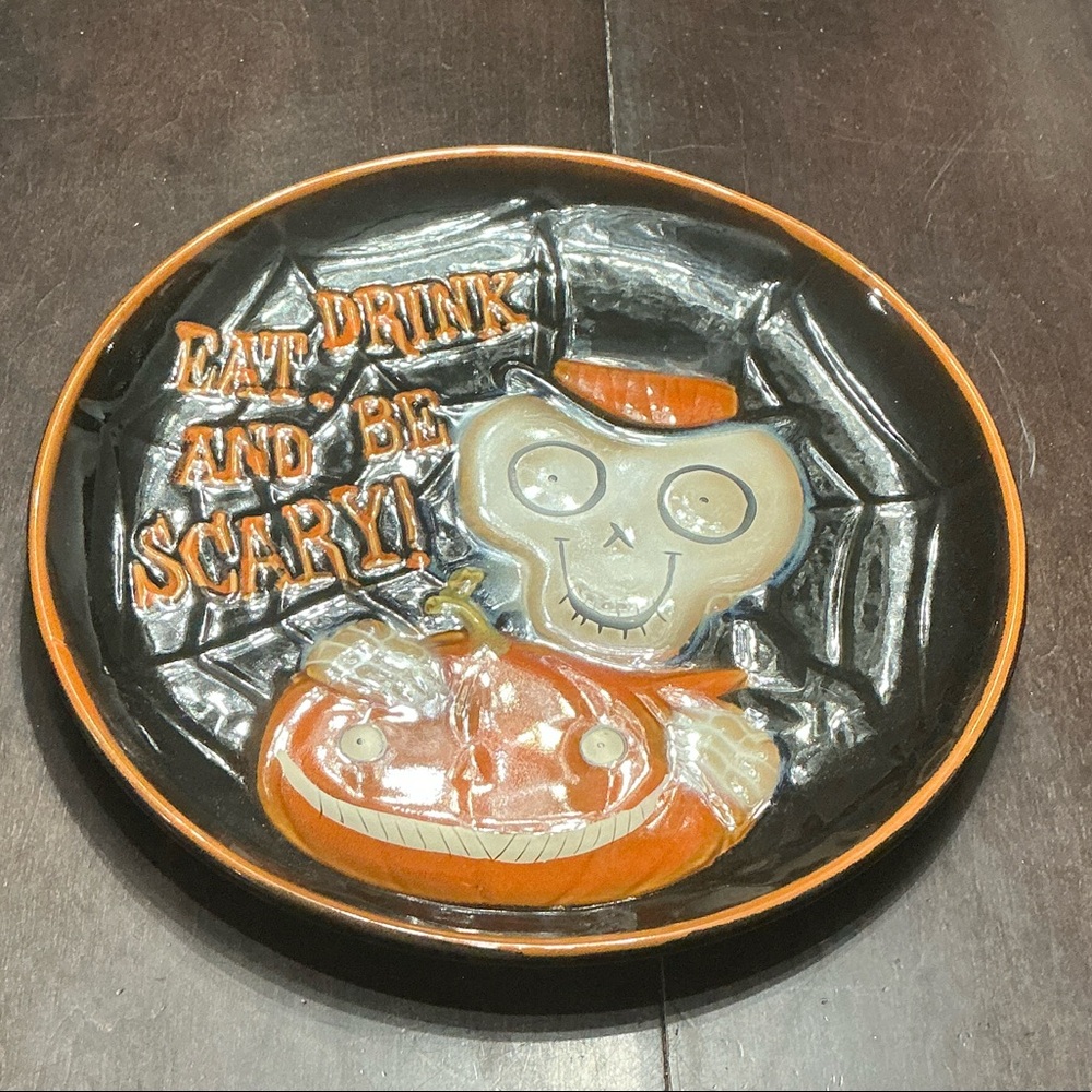 Halloween “Boney Bunch” by Yankee Candle decorative plate